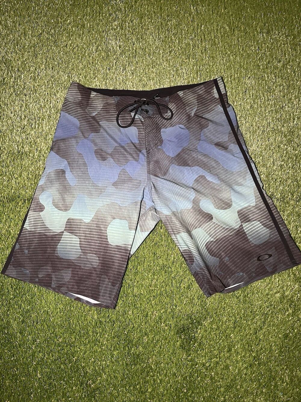 Oakley Board Shorts Camouflage Blue Gray Black Men's 32